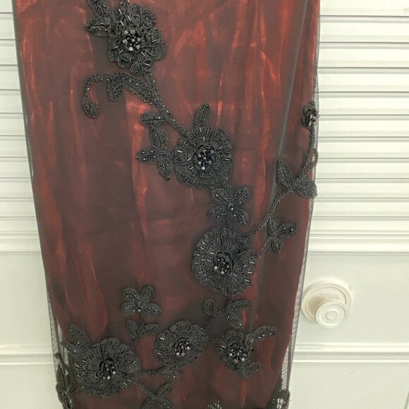 Sue Wong Sz. 6 Vintage Rare Iridescent Deep Red and Black Crochet Beaded Gown - Picture 10 of 16